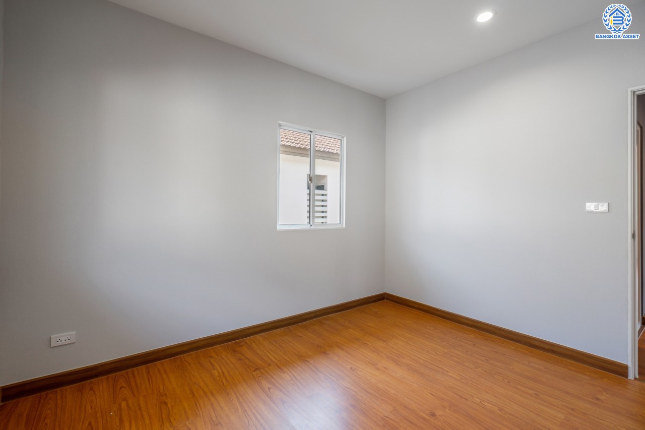 บ้านมือสองตกแต่งใหม่ ม.เดอะแพลนท์ ราชพฤกษ์-พระราม5 หลังมุม! เนื้อที่ 58 ตร.ว. ฟังก์ชัน 3 ห้องนอน 3 ห้องน้ำ จอดรถได้ 2 คัน บนทำเลศักยภาพ เดินทางสะดวก ใกล้วงเวียนพระราม5, The Walk, ทางด่วน ศรีรัช และรถไฟฟ้าสายสีม่วง "สถานีบางรักใหญ่"